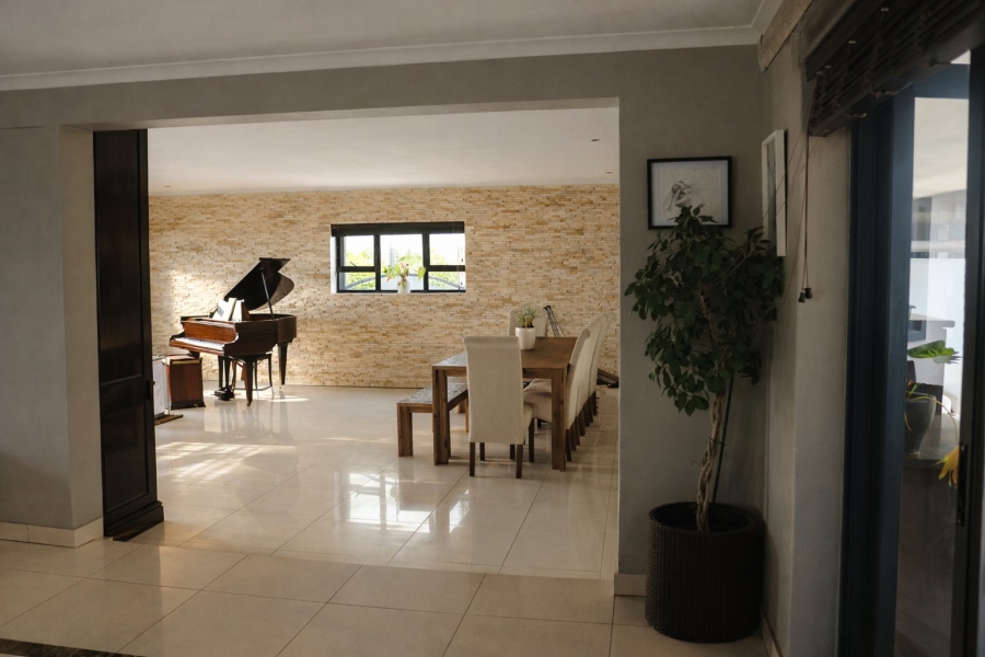 4 Bedroom Property for Sale in Flamingo Vlei Western Cape